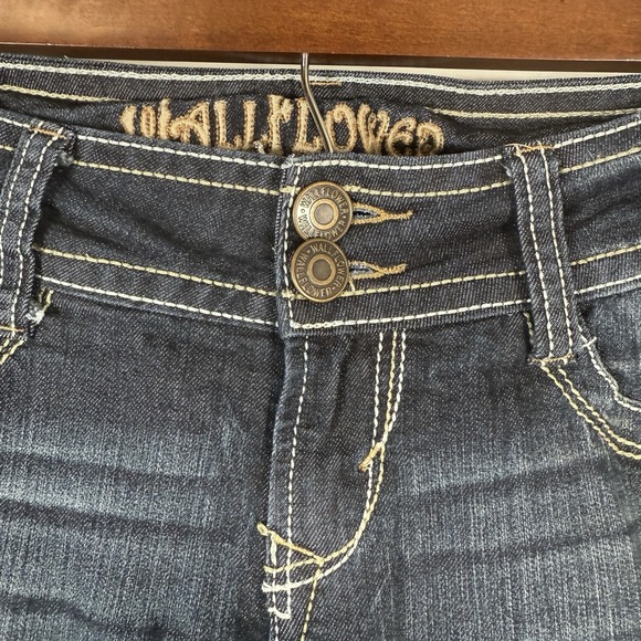 Wall Flower Blue Jeans Juniors Size 7 Factory Distressed Embroidered Stretch‎ - Picture 5 of 7